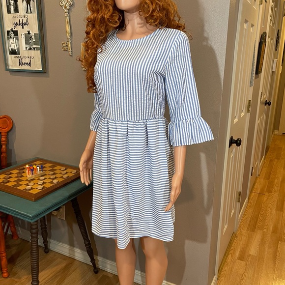 🚫SOLD🚫 Adorable blue white striped seersucker dress - Picture 7 of 16